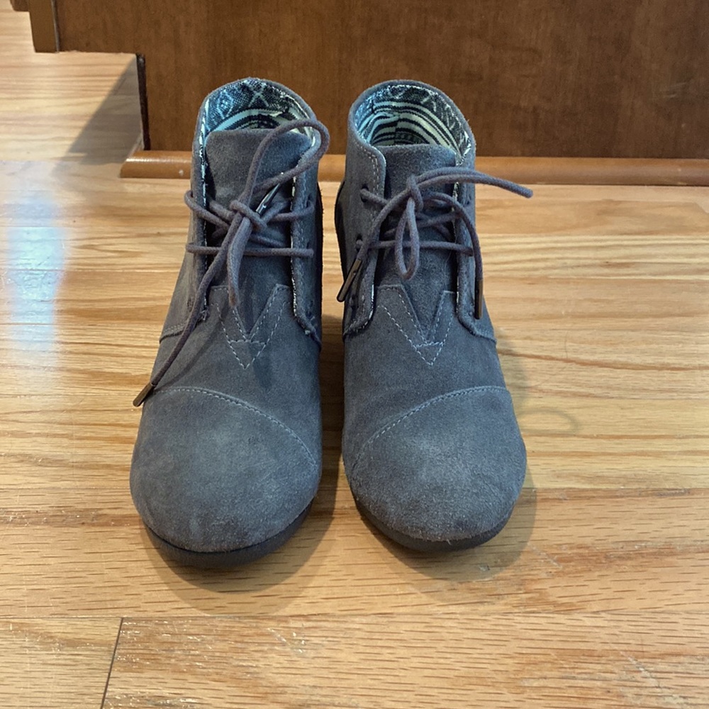 Toms size 6.5 wedge - Picture 2 of 5